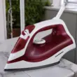Fier de calcat Hausberg HB-7850RS, 1300W, talpa invelis ceramic, abur vertical, calcare uscata, autocuratare, pulverizare,  rezervor 130ml, Rosu